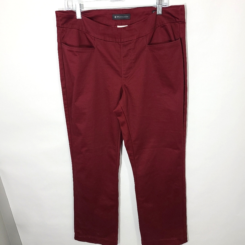 Lee Platinum Label Midrise Fit Straight Leg Pants Women's Size 16 Short Burgundy